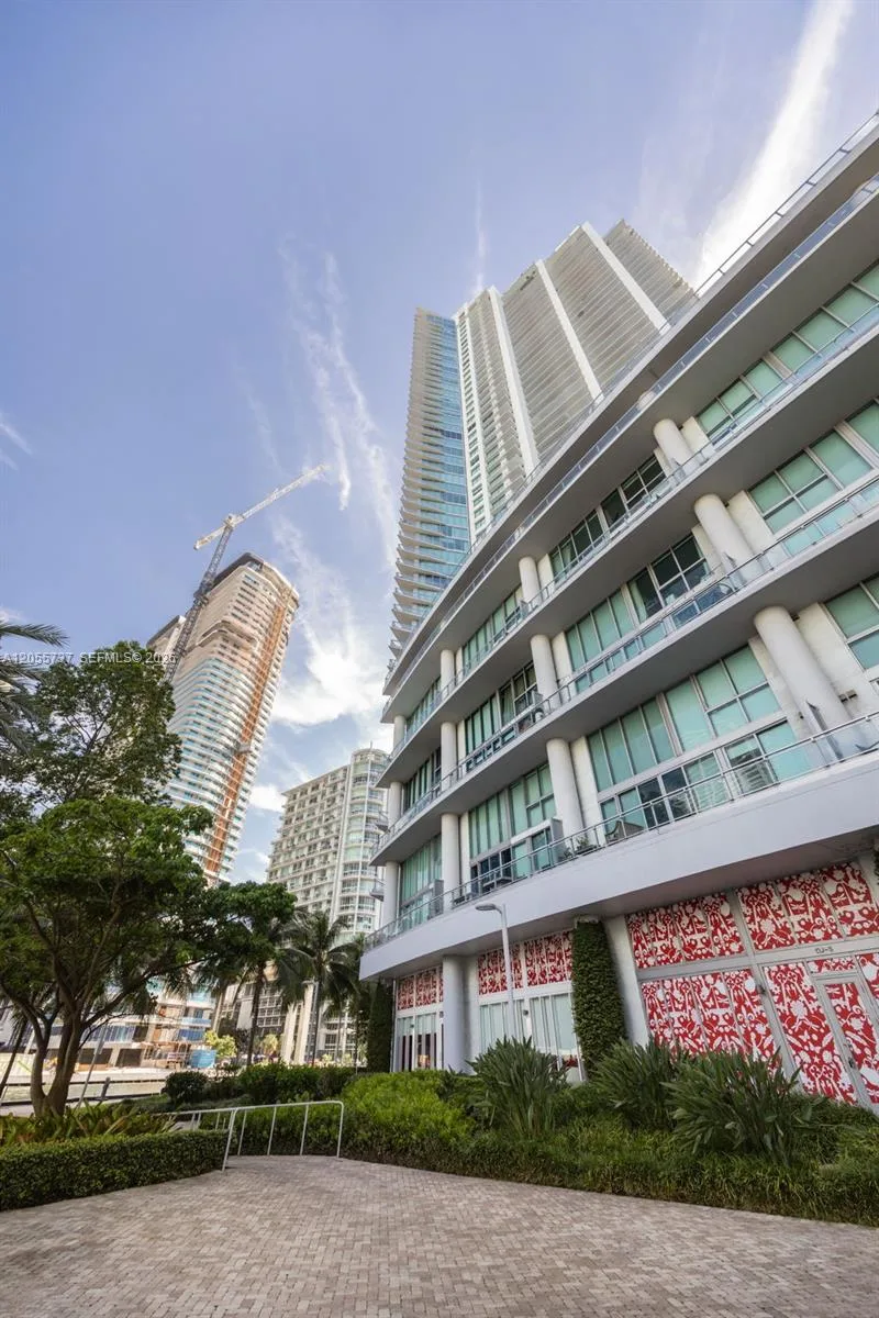 92 SW 3rd St # 3901, Miami, FL 33130 photo 13