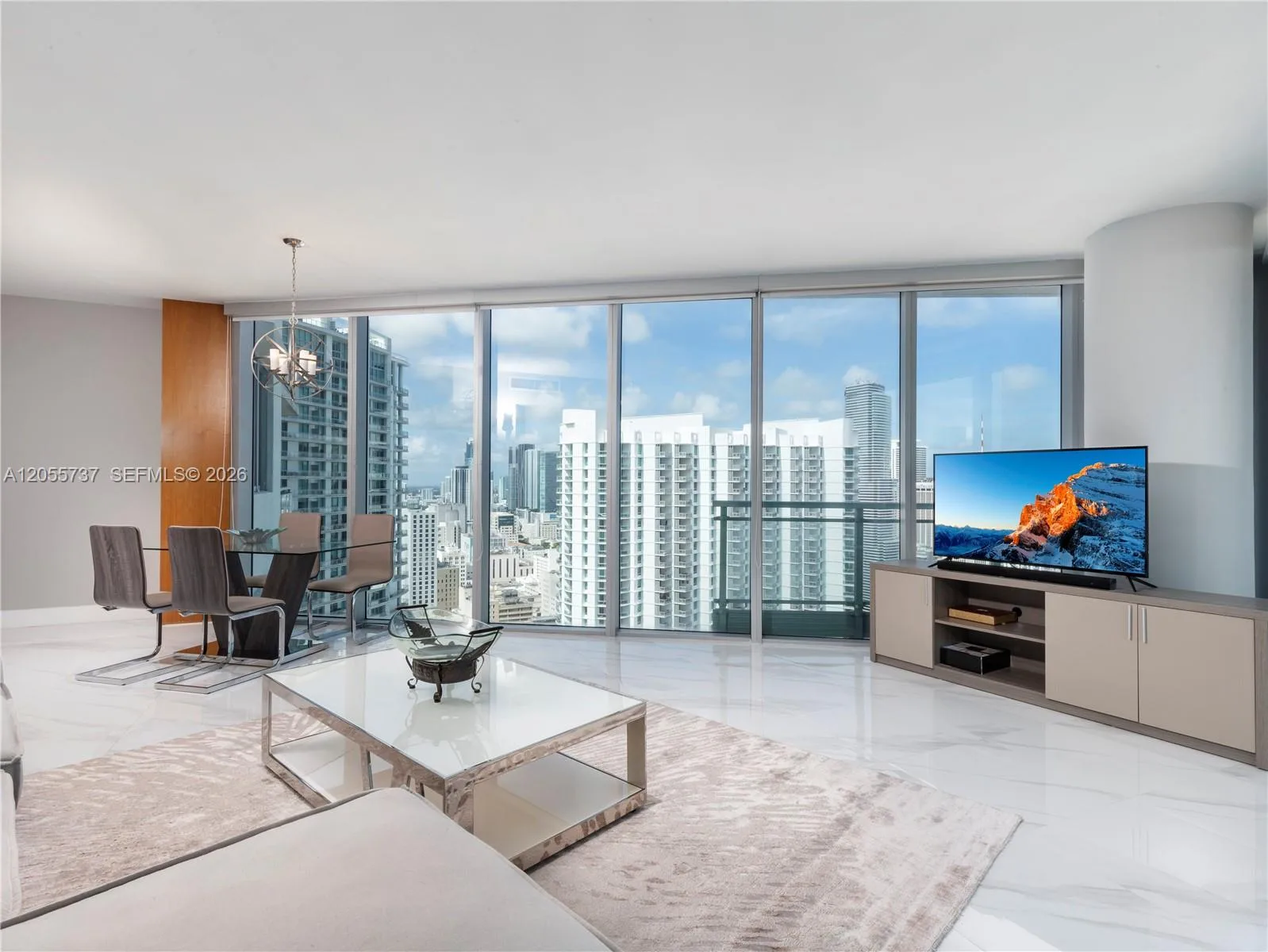 92 SW 3rd St # 3901, Miami, FL 33130 photo 5