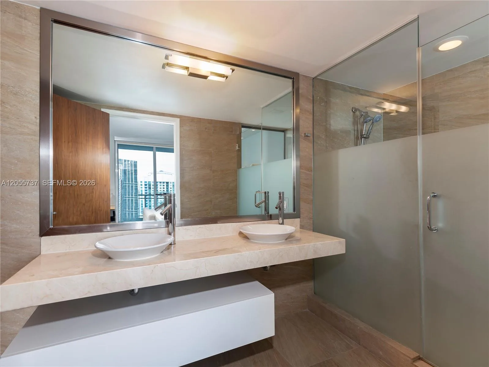 92 SW 3rd St # 3901, Miami, FL 33130 photo 8