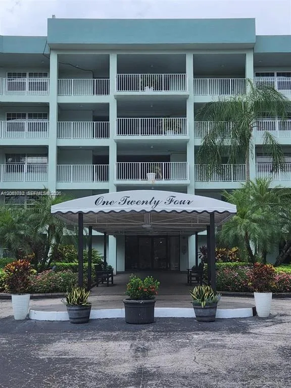 806 Cypress Grove Ln # 403, Pompano Beach, FL 33069
