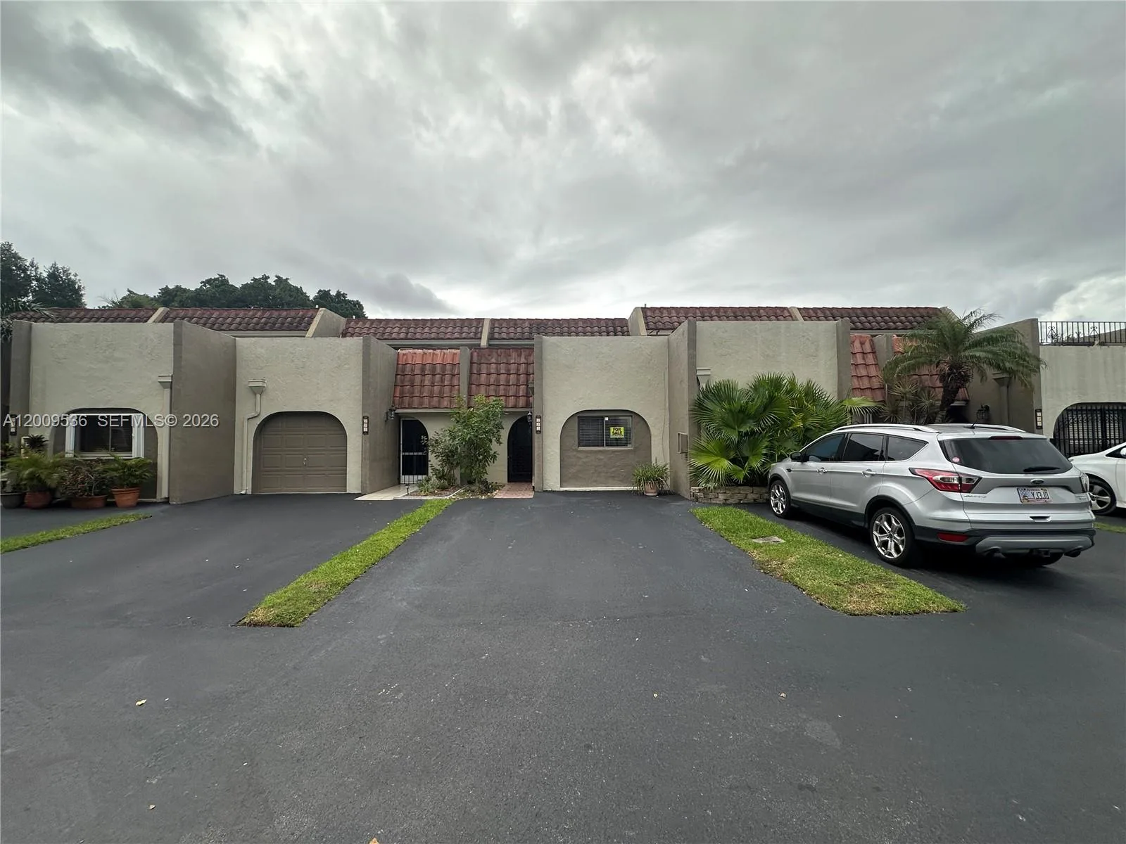 295 Jacaranda Dr # 20, Plantation, FL 33324