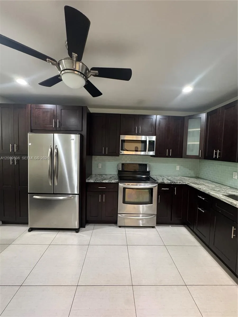 295 Jacaranda Dr # 20, Plantation, FL 33324 photo 6