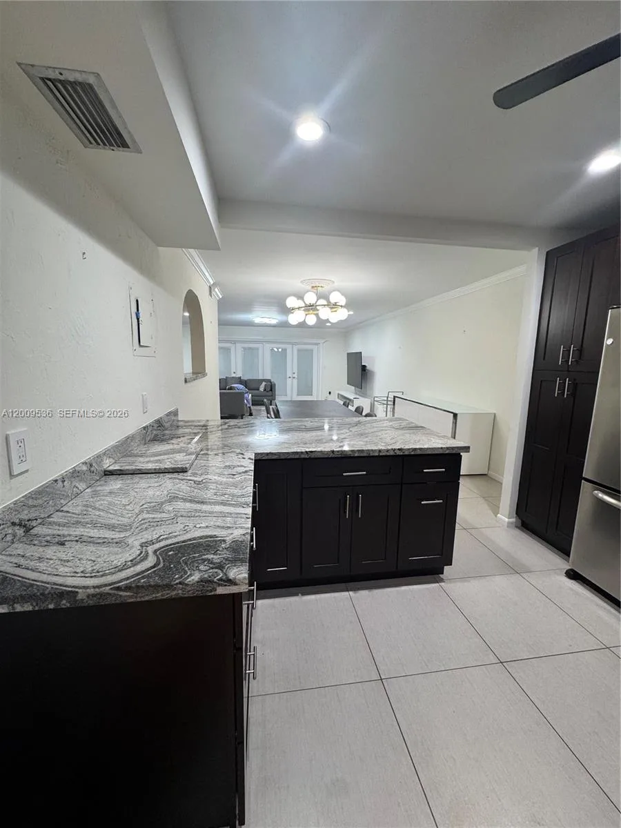 295 Jacaranda Dr # 20, Plantation, FL 33324 photo 8
