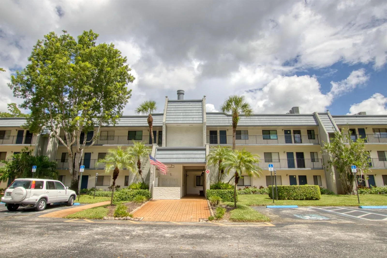 4822 ESEDRA Court # 206, Lake Worth, FL 33467