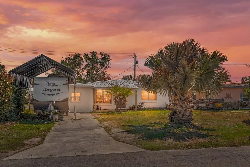 2514 SE Washington St Street, Stuart, FL 34997