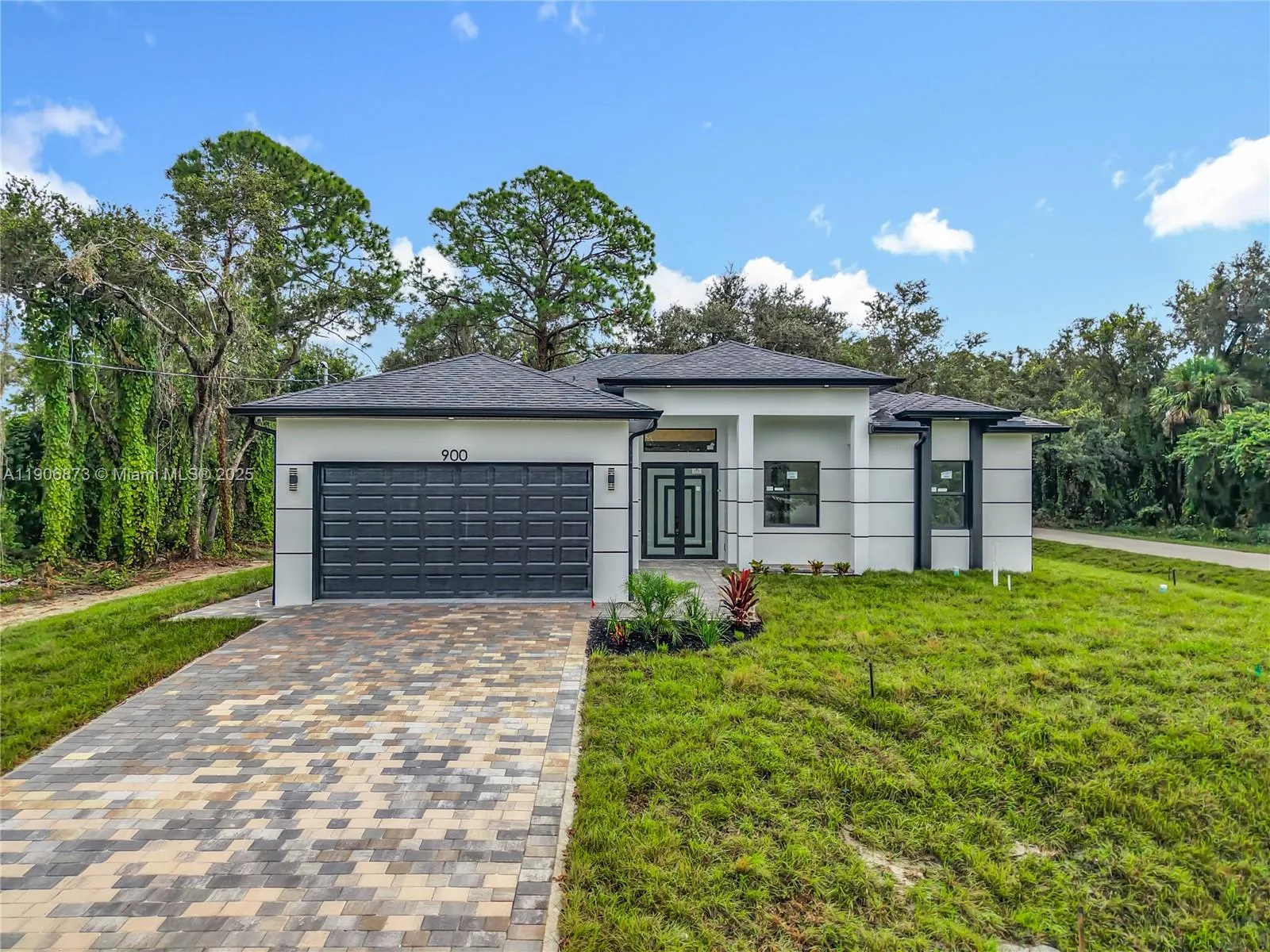 900 Sheldon Ave, Lehigh Acres, FL 33936