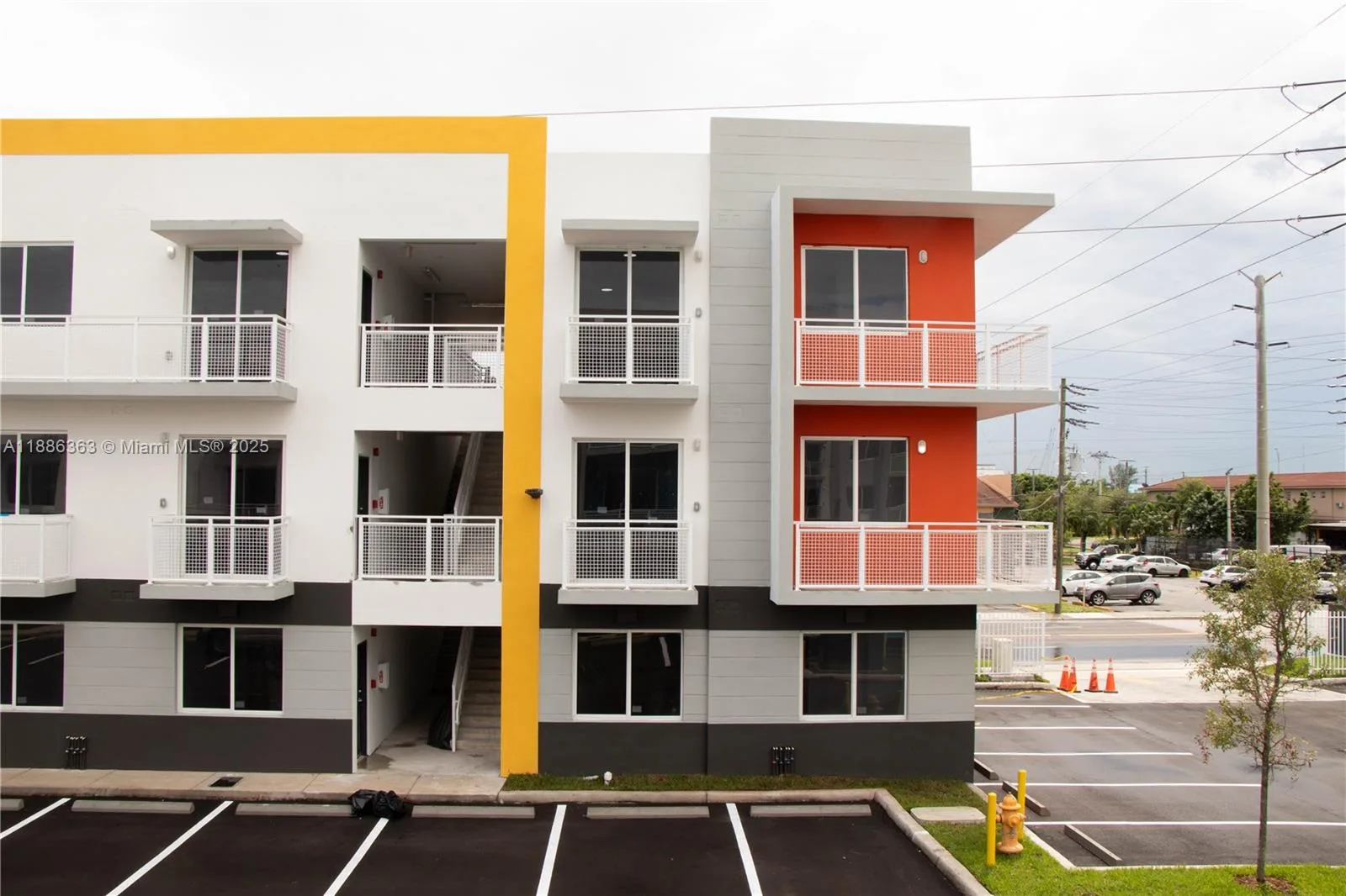 1455 W 29th St # 102, Hialeah, FL 33012