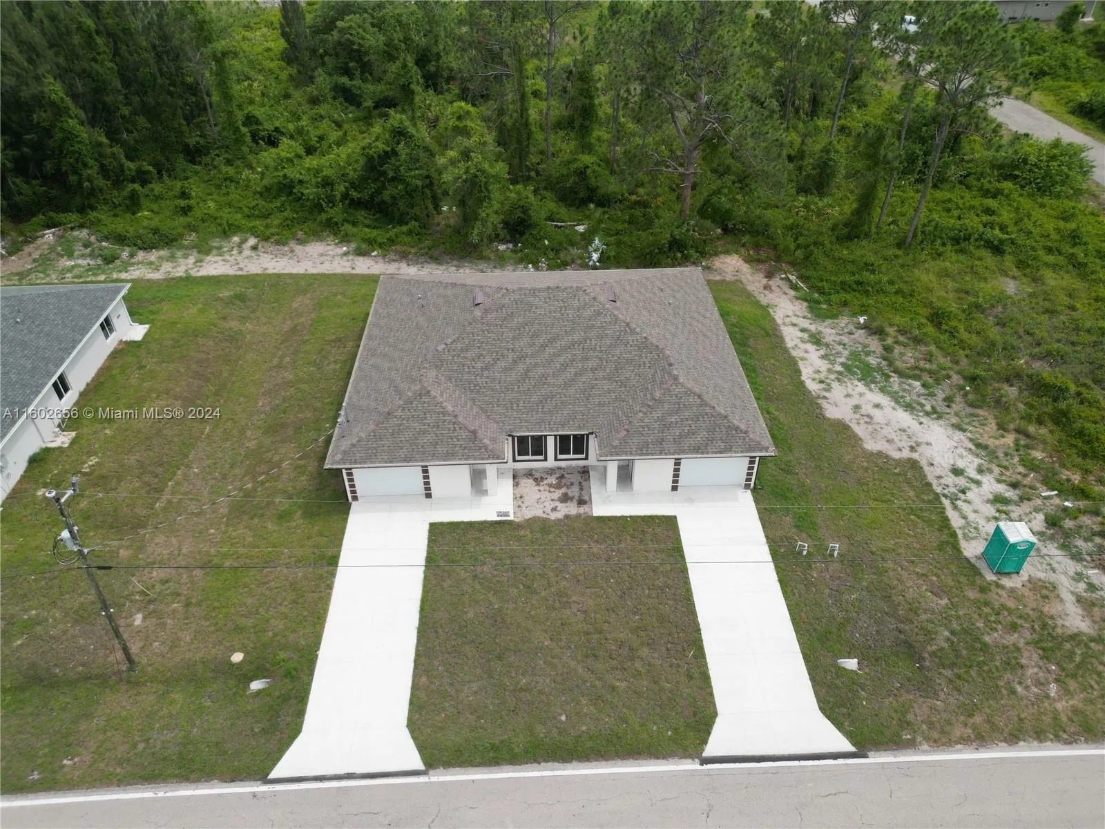 2010-12 E 12 ST, Lehigh Acres, FL 33972 photo 3