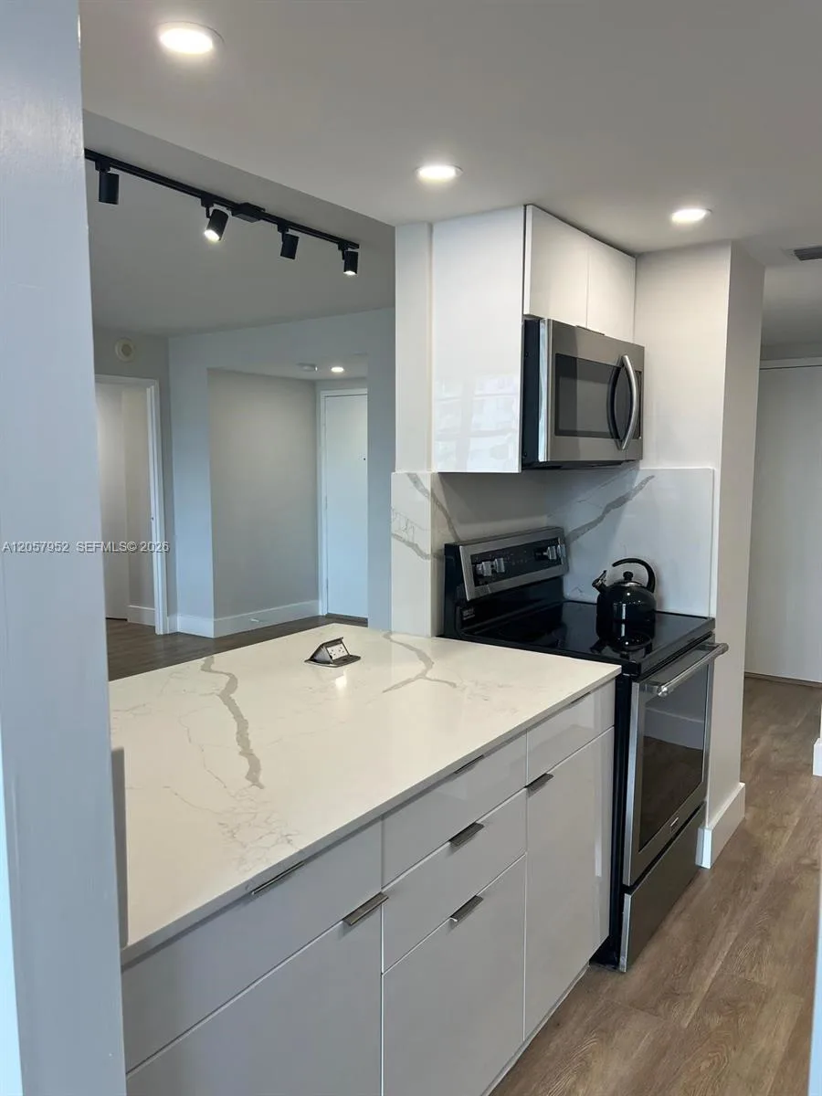 251 174th St # 1215, Sunny Isles Beach, FL 33160 photo 11