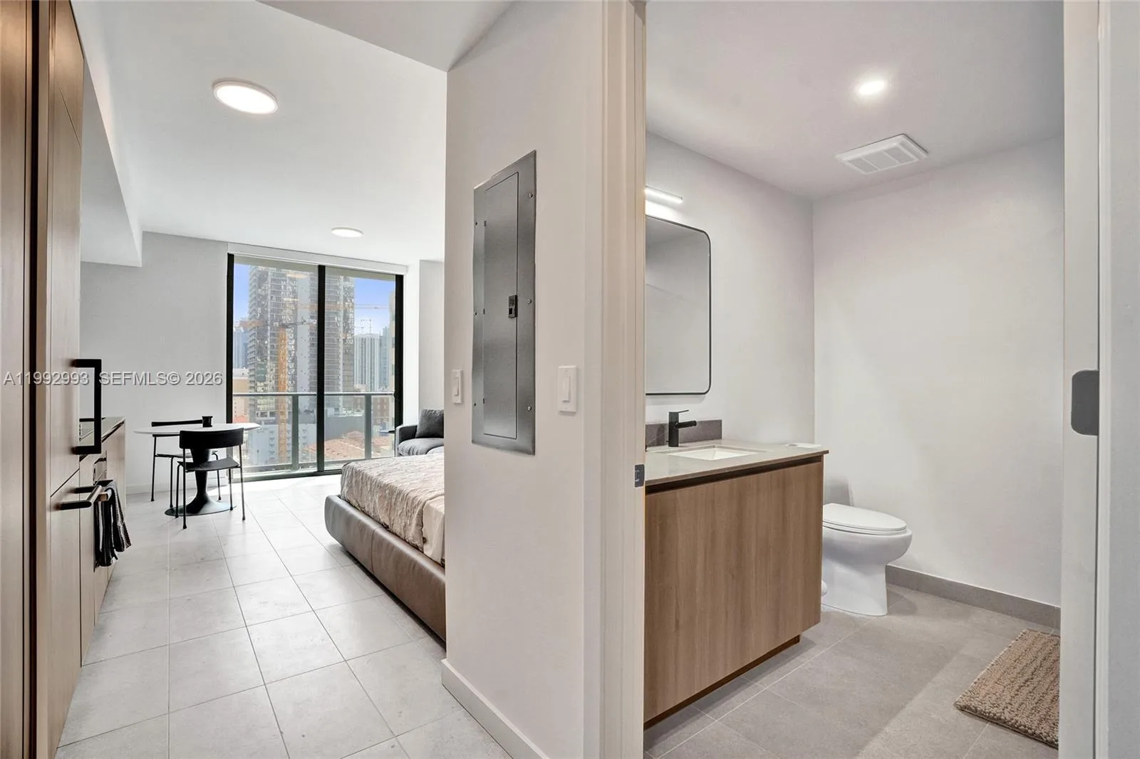 121 NE 5th Street # 1404, Miami, FL 33132 photo 2
