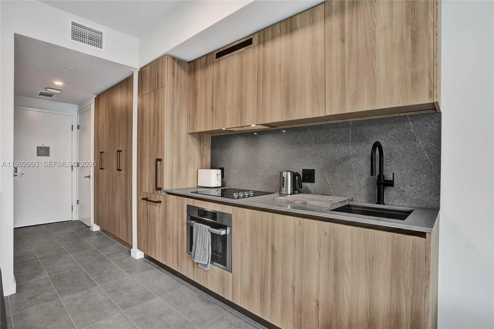 121 NE 5th Street # 1404, Miami, FL 33132 photo 6