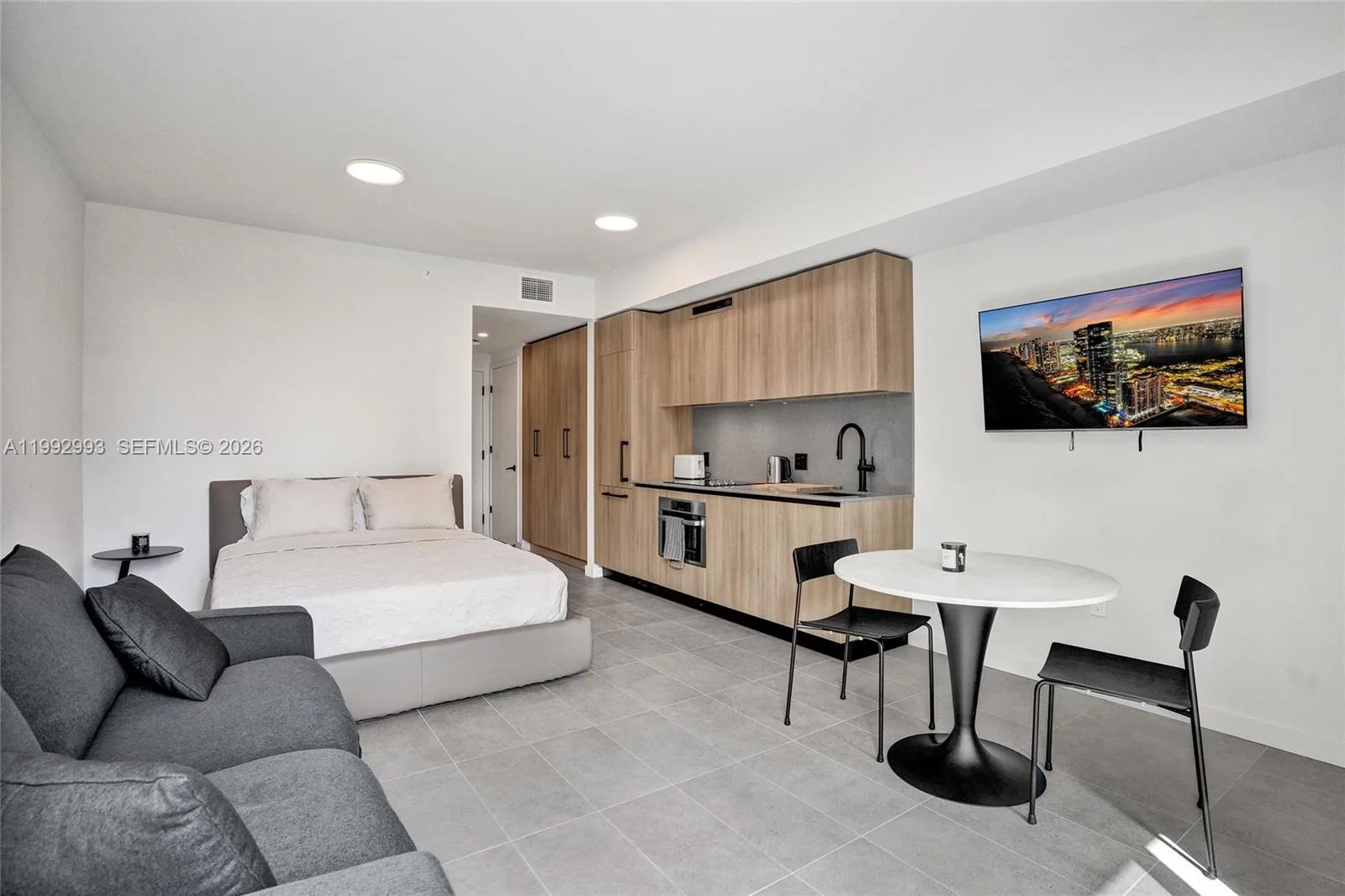 121 NE 5th Street # 1404, Miami, FL 33132 photo 8