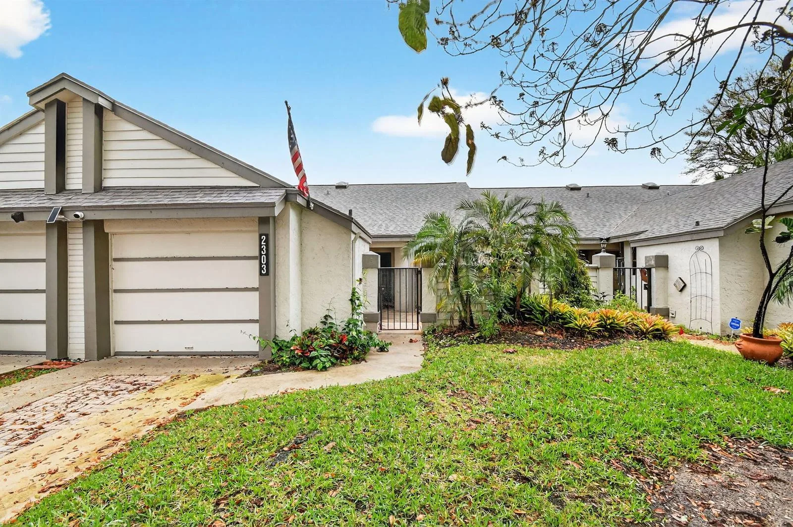 2303 Landings Boulevard, FL 33413