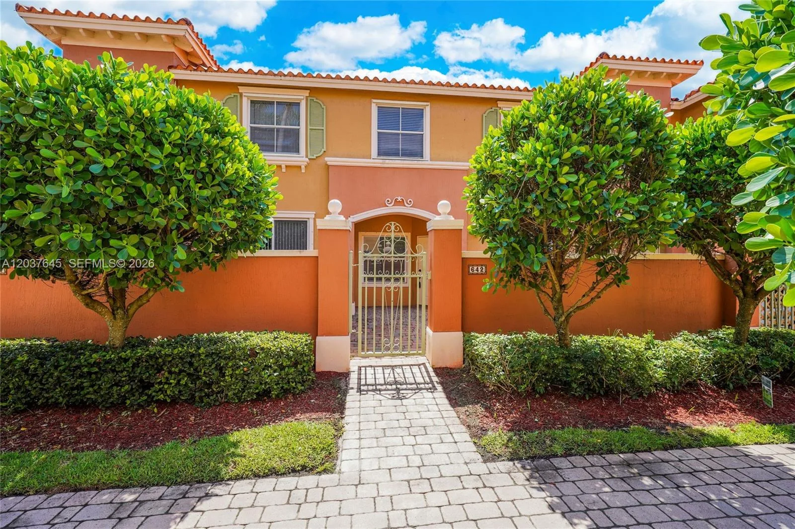 642 SW 106th Ave # 1514, Pembroke Pines, FL 33025