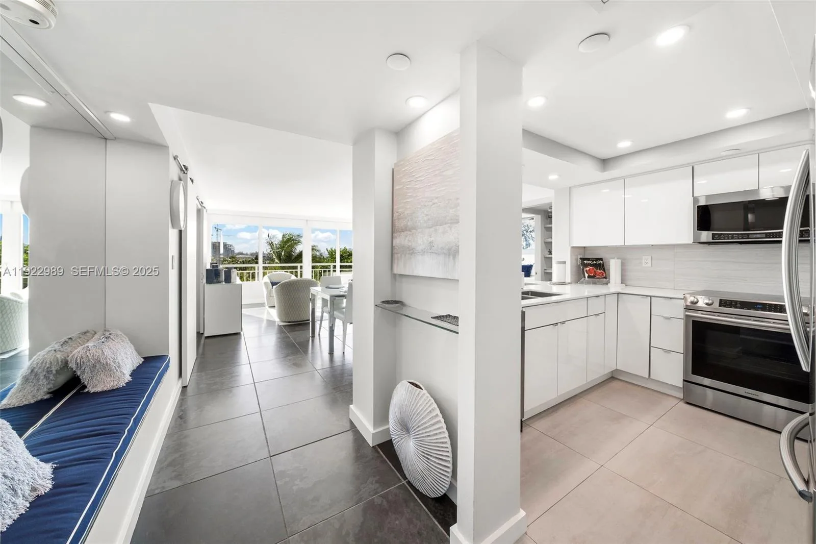 400 S Pointe Dr # 401, Miami Beach, FL 33139 photo 4