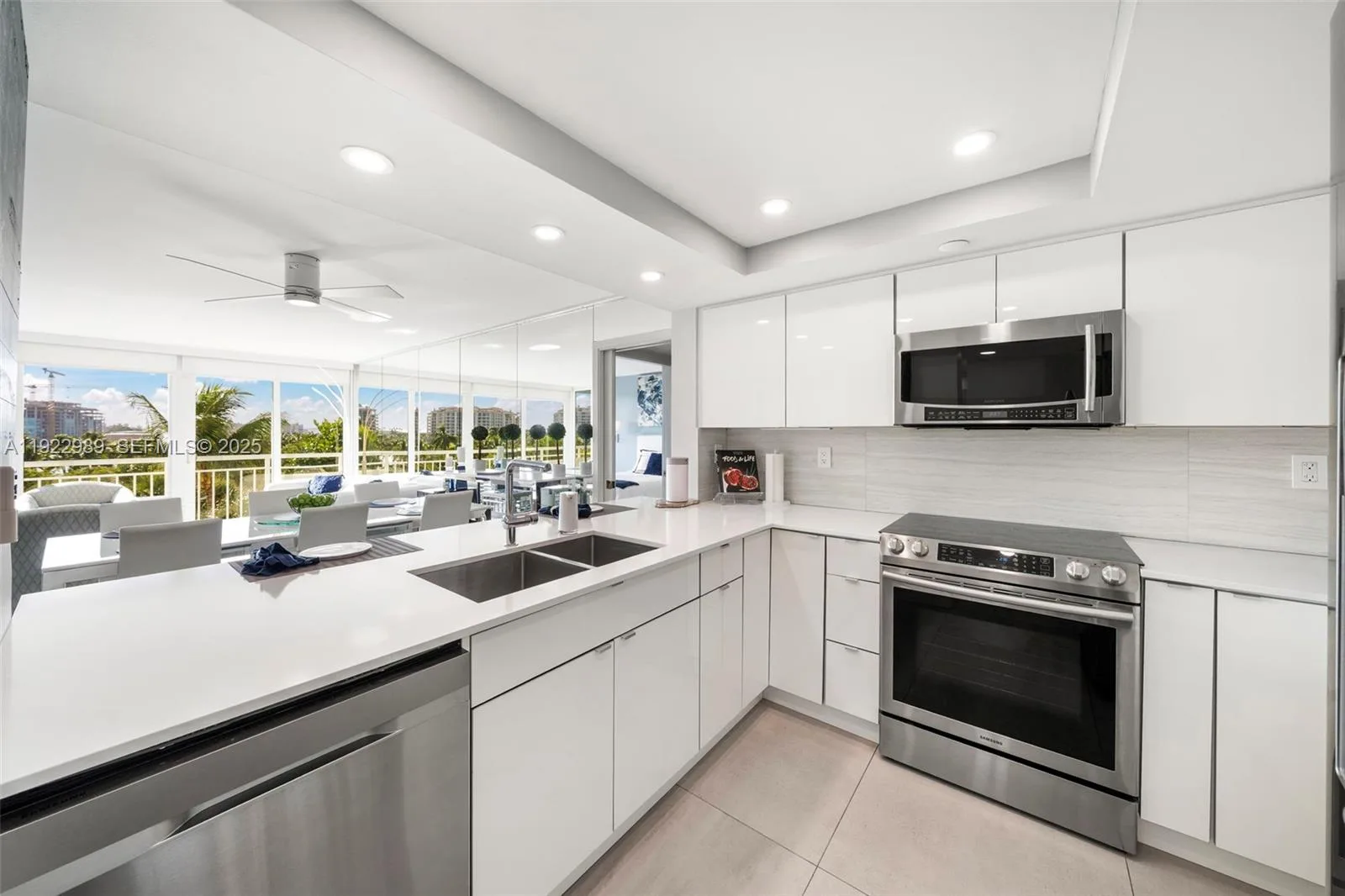 400 S Pointe Dr # 401, Miami Beach, FL 33139 photo 5