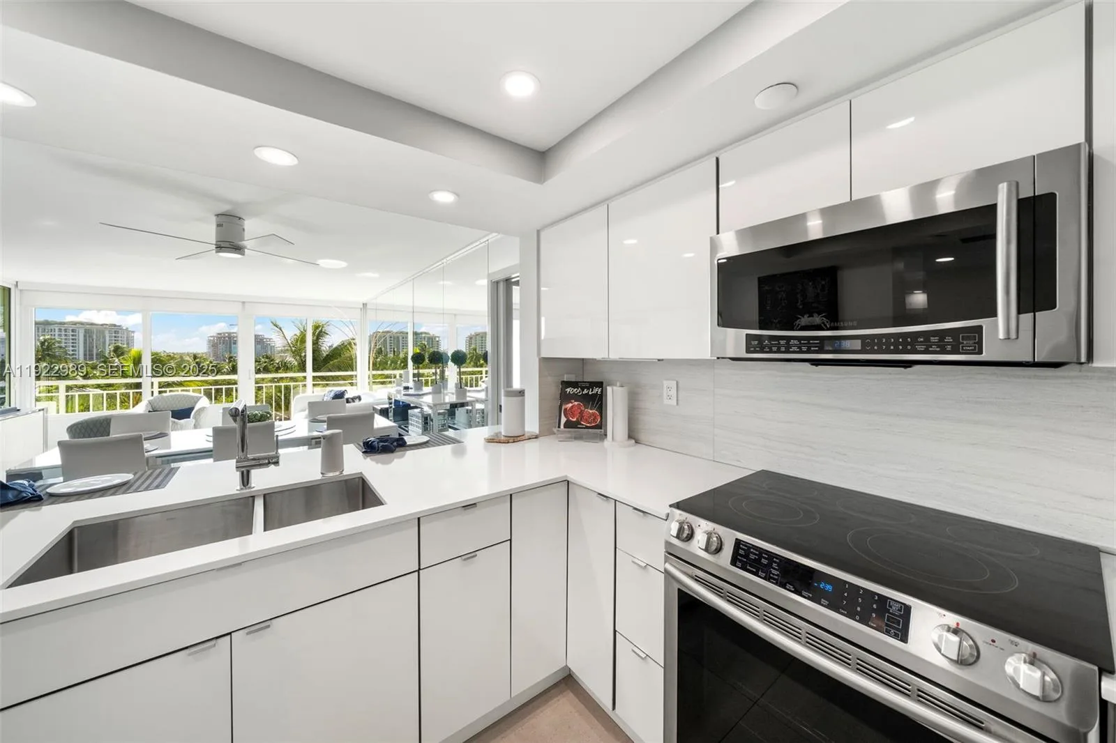 400 S Pointe Dr # 401, Miami Beach, FL 33139 photo 6