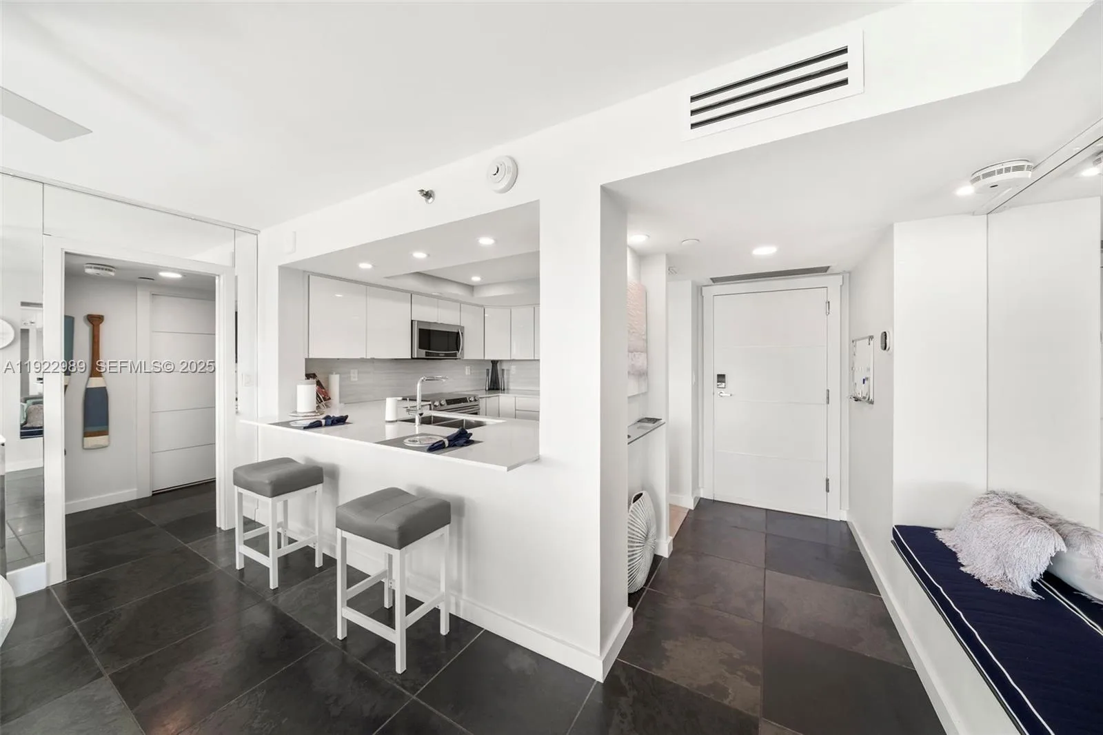 400 S Pointe Dr # 401, Miami Beach, FL 33139 photo 8