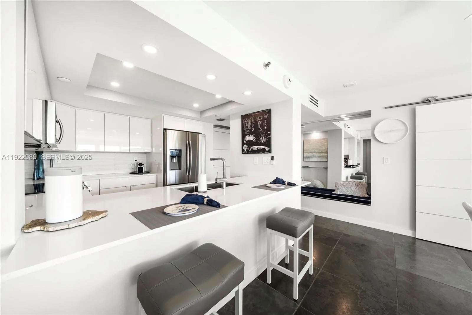 400 S Pointe Dr # 401, Miami Beach, FL 33139 photo 9