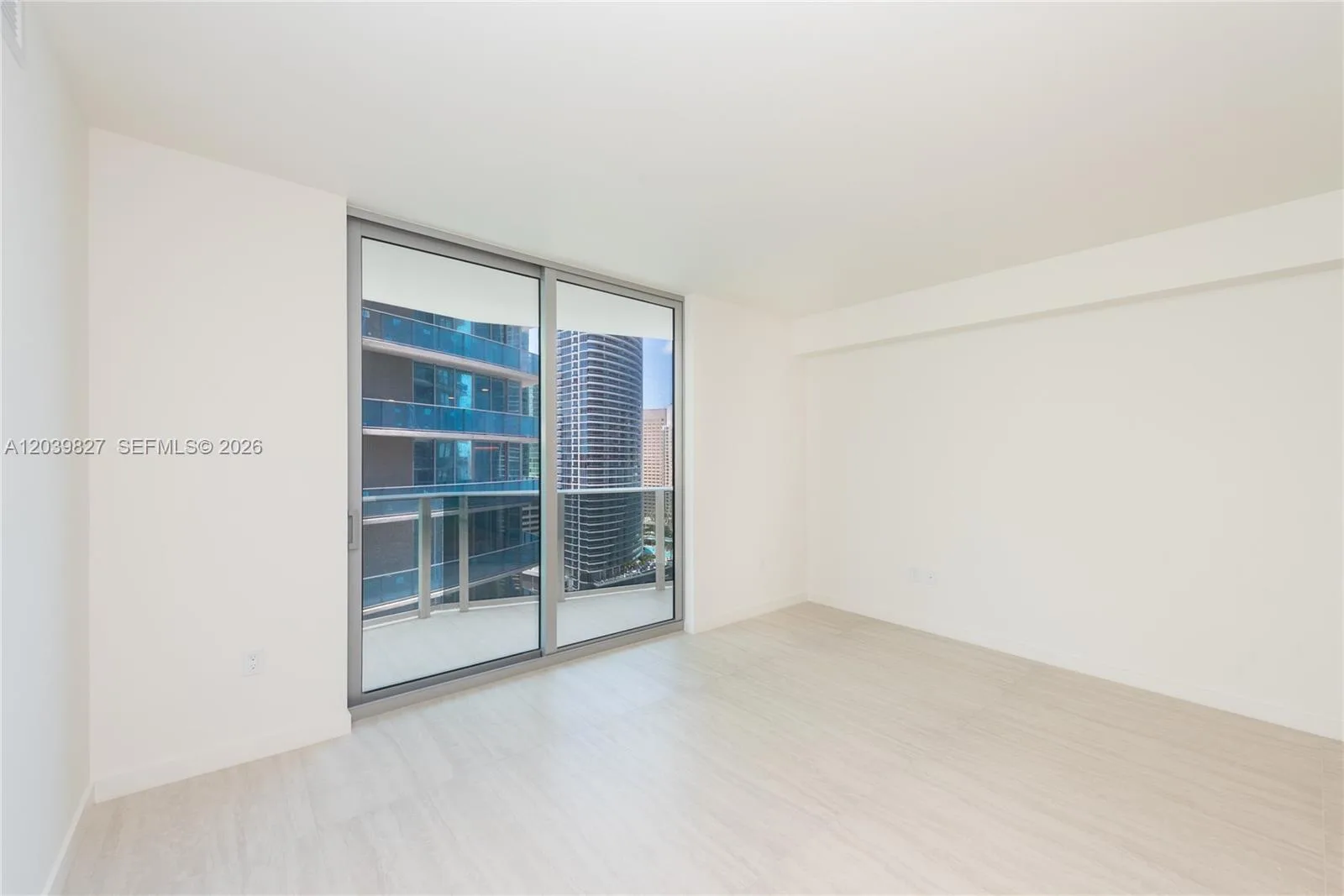 77 SE 5th St # 3206, Miami, FL 33131 photo 10