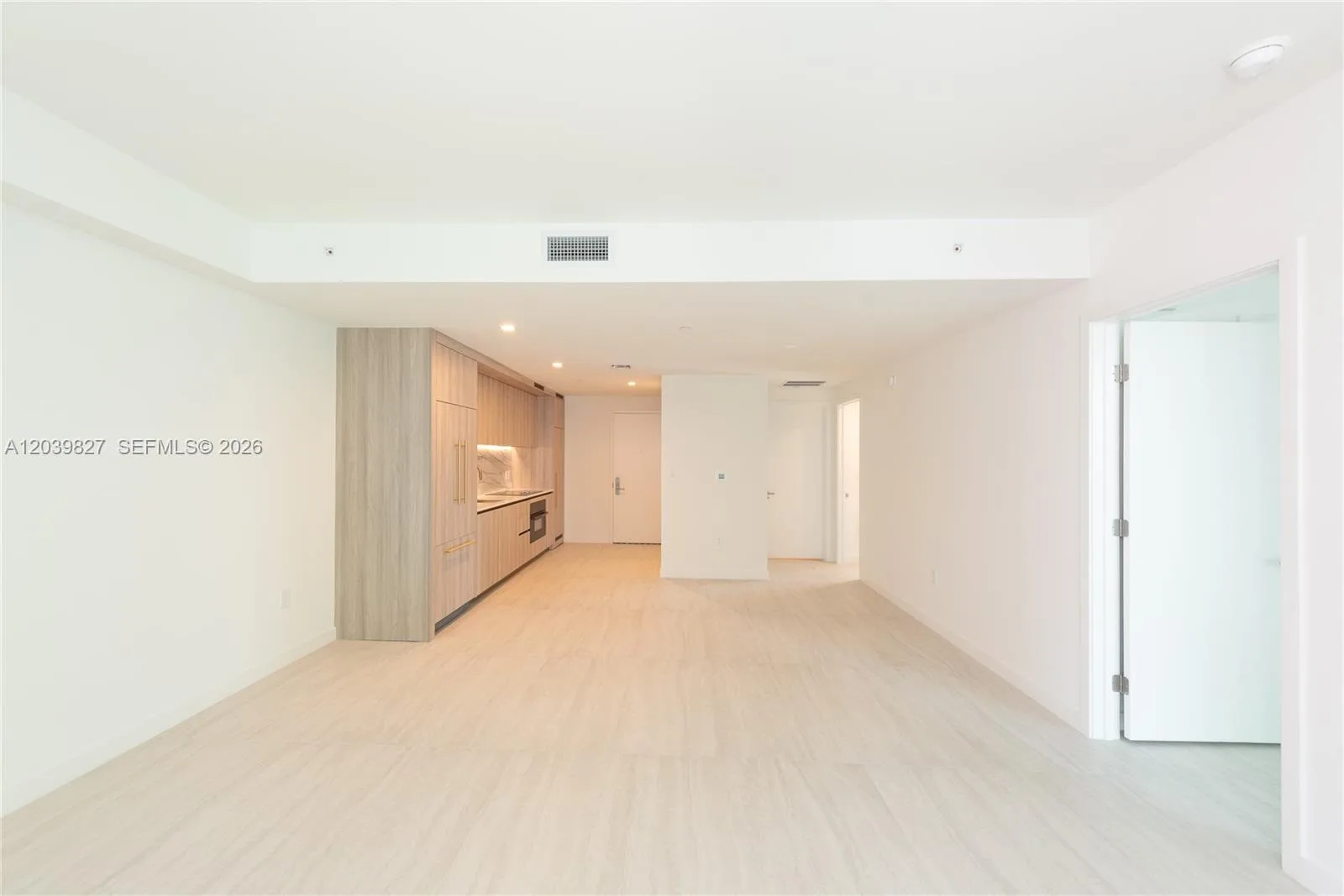 77 SE 5th St # 3206, Miami, FL 33131 photo 13