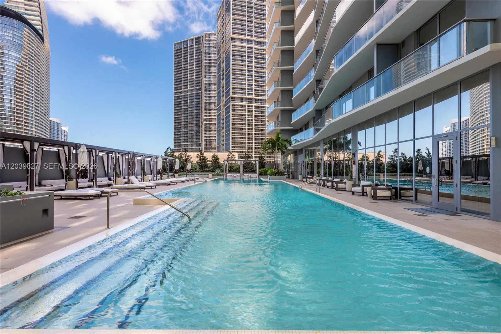 77 SE 5th St # 3206, Miami, FL 33131 photo 4