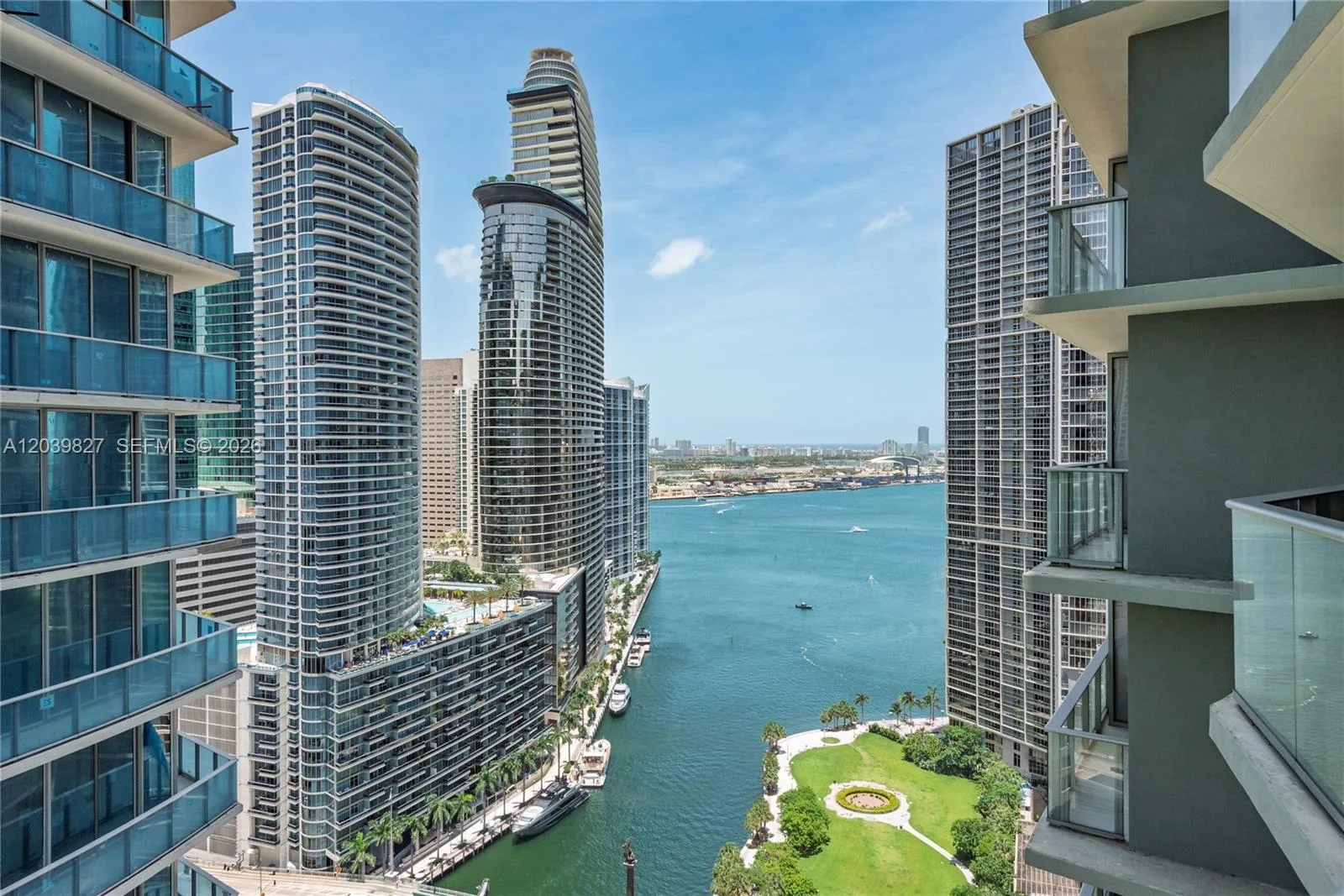 77 SE 5th St # 3206, Miami, FL 33131 photo 8
