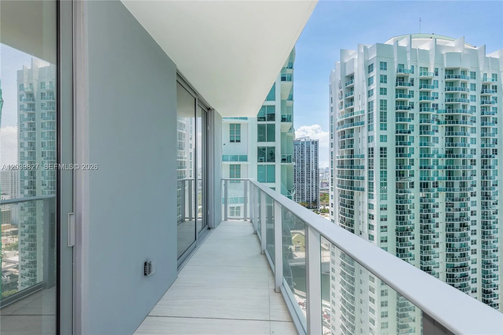 77 SE 5th St # 3206, Miami, FL 33131 photo 9