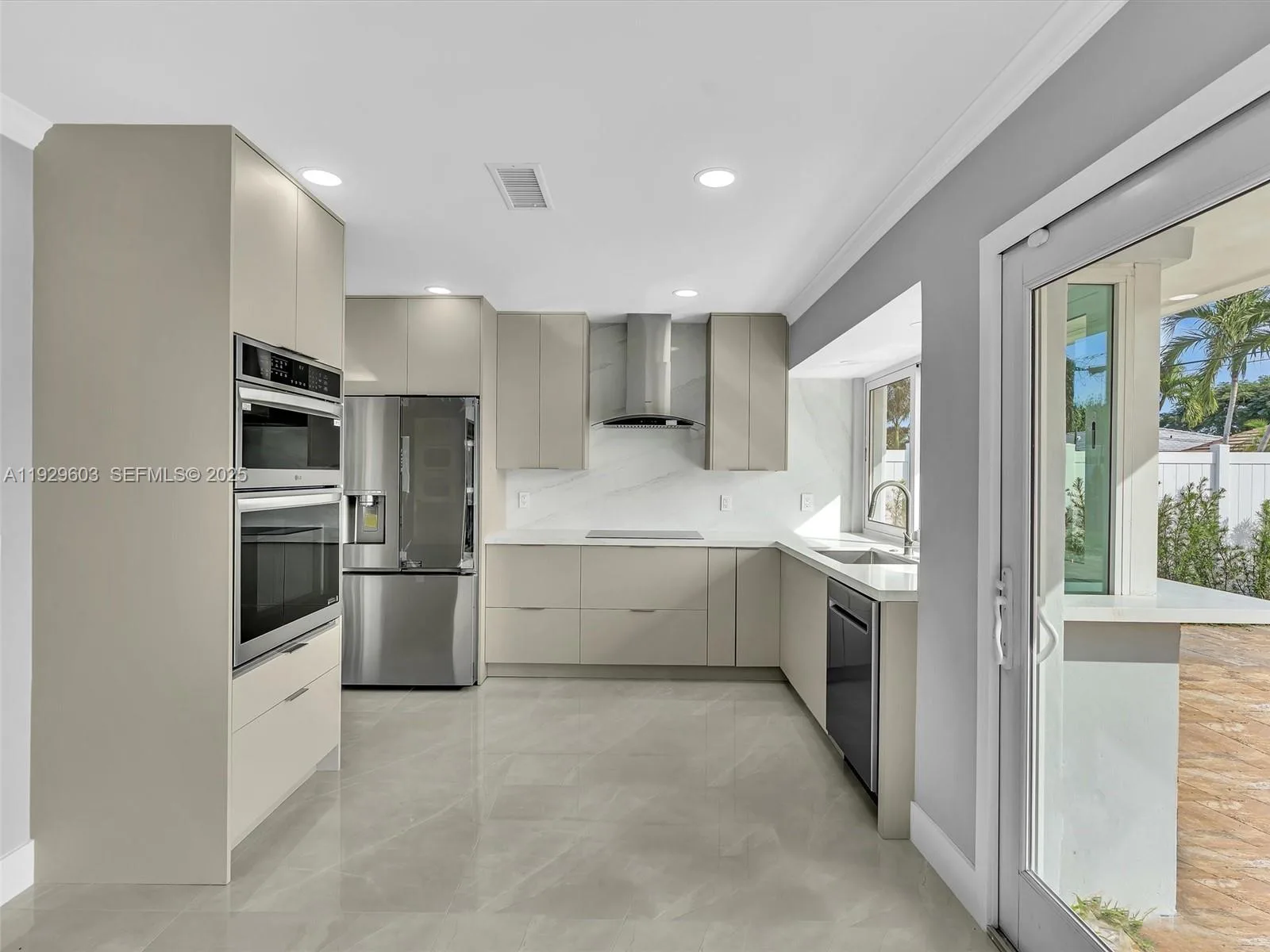 2144 NE 64th St, Fort Lauderdale, FL 33308 photo 9