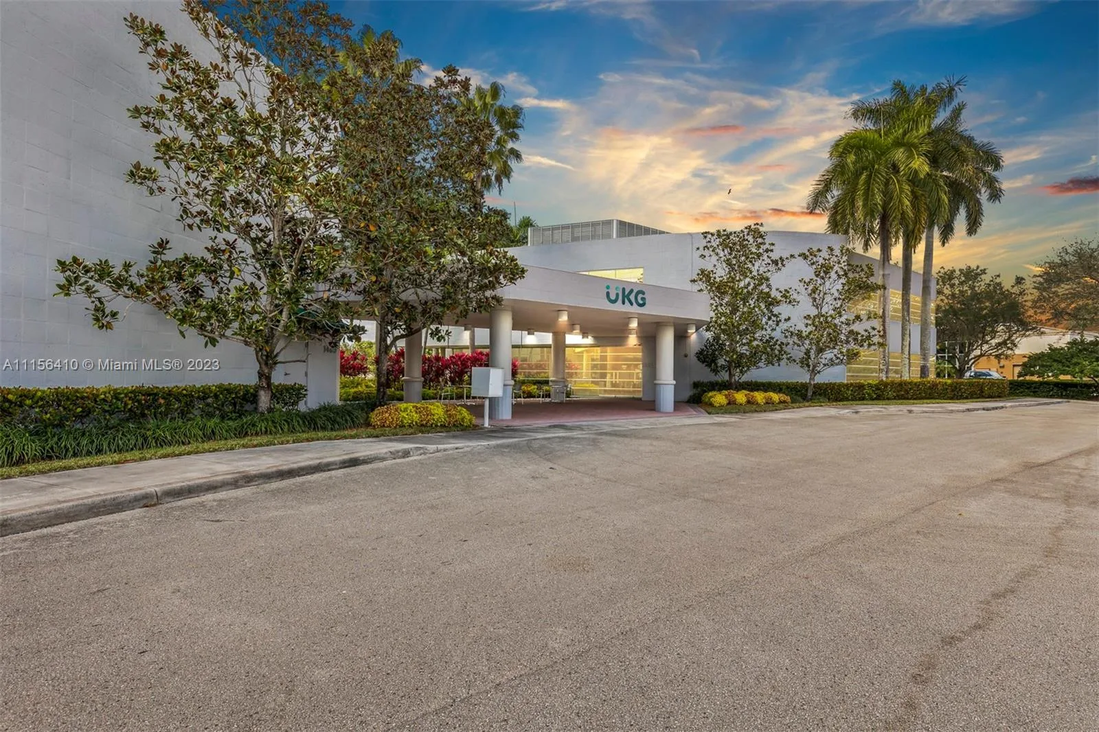 1455 N Park Dr, Weston, FL 33326