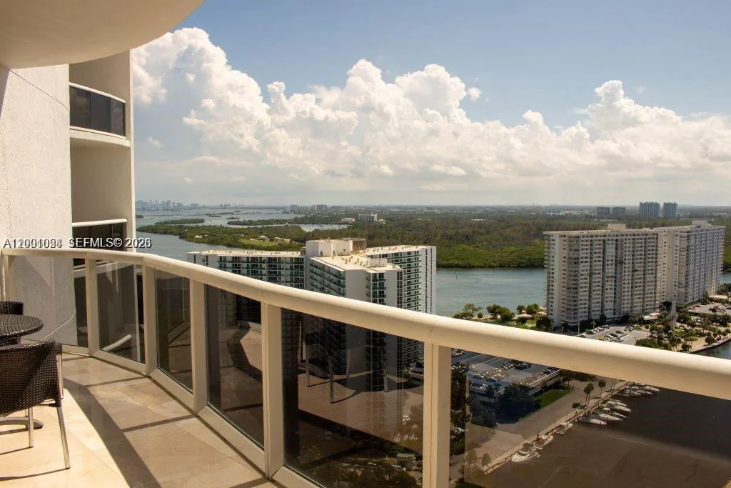 15901 Collins Ave # 2505, Sunny Isles Beach, FL 33160