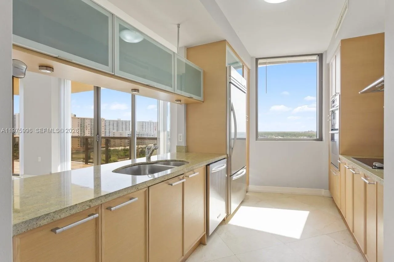 16275 Collins Ave # 904, Sunny Isles Beach, FL 33160 photo 2