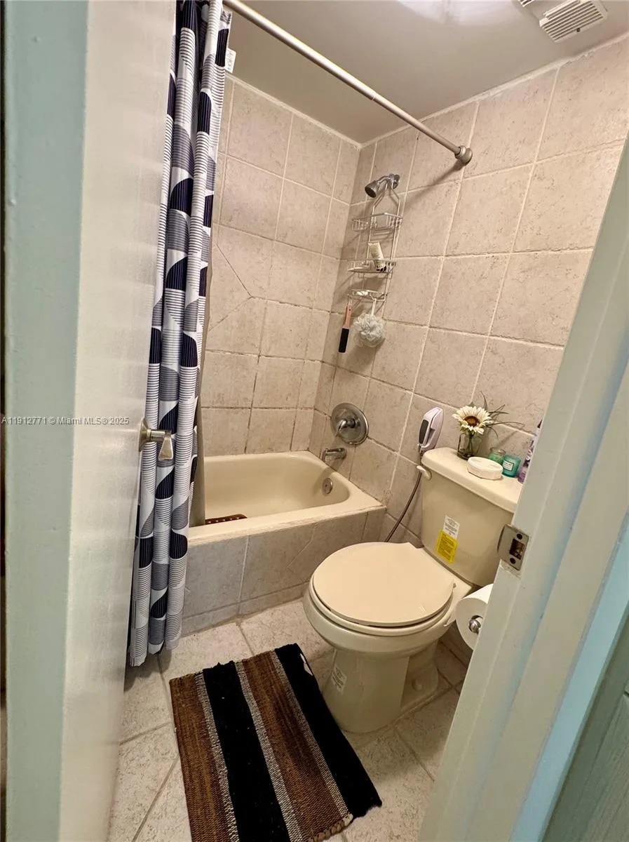 16518 NE 26th Ave # 304, North Miami Beach, FL 33160 photo 9