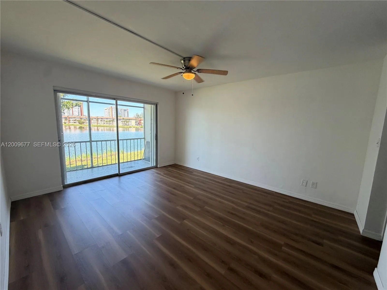 1530 NE 191st St # 205, Miami, FL 33179 photo 11