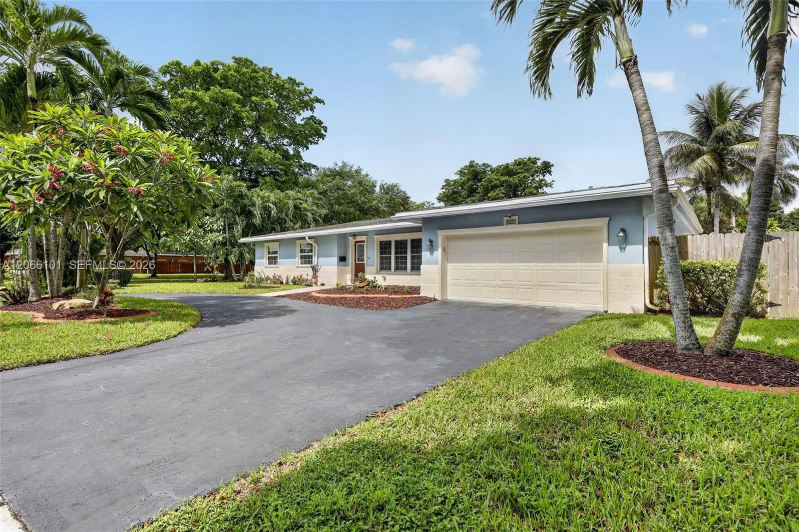 801 Ixora Ln, Plantation, FL 33317 photo 4