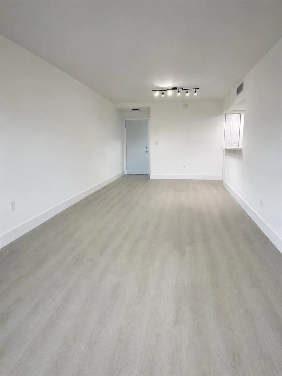 10229 NW 9th St Circle # 103, Miami, FL 33172 photo 5