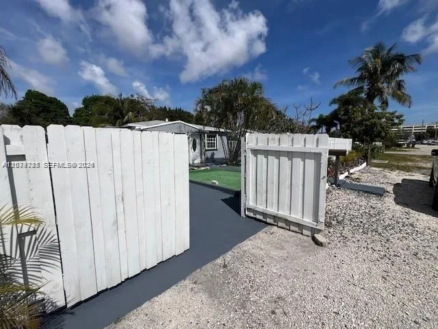 307 SW 15th St # 1, Fort Lauderdale, FL 33315