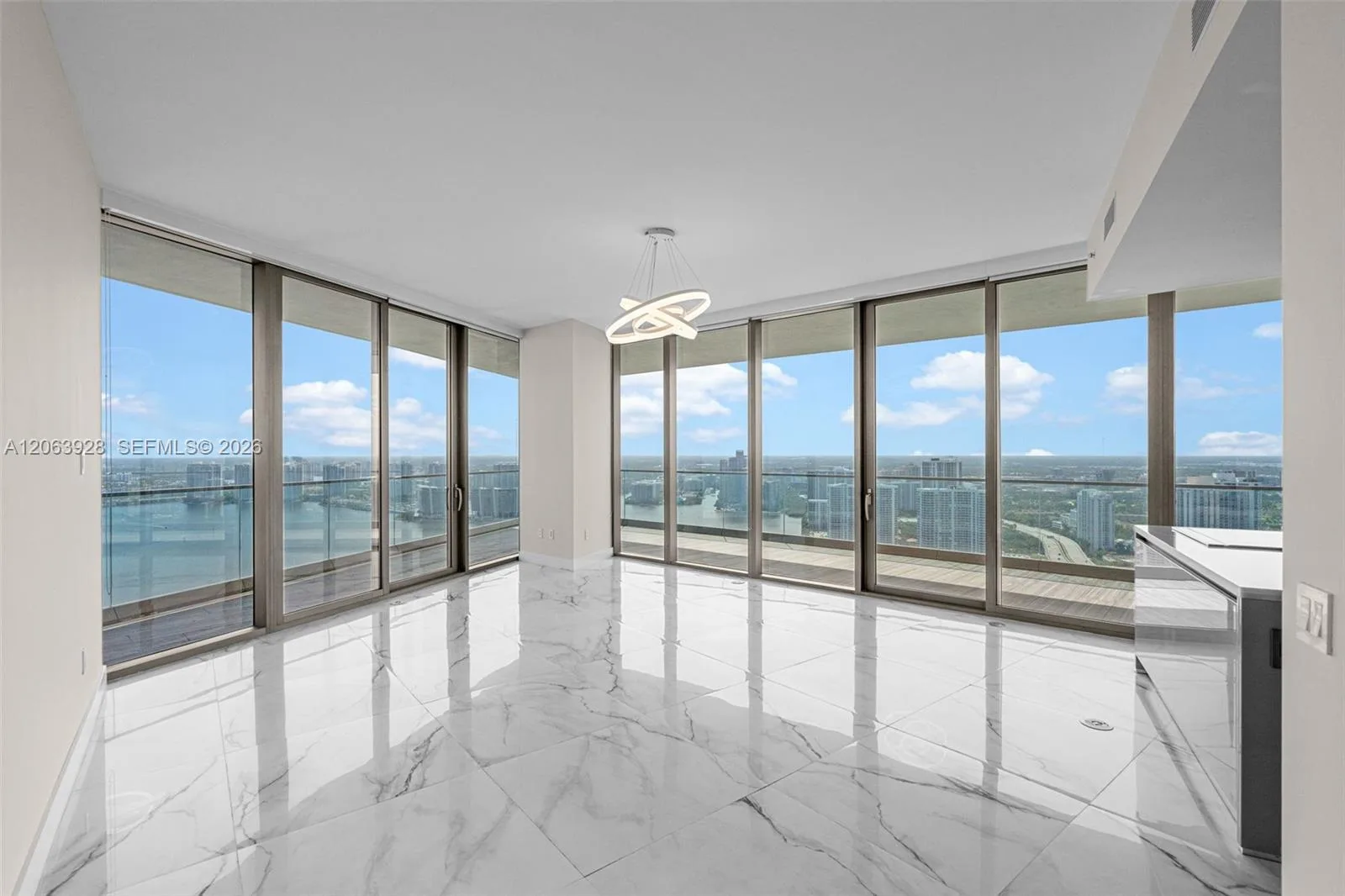 18975 Collins Ave # 3605, Sunny Isles Beach, FL 33160 photo 2