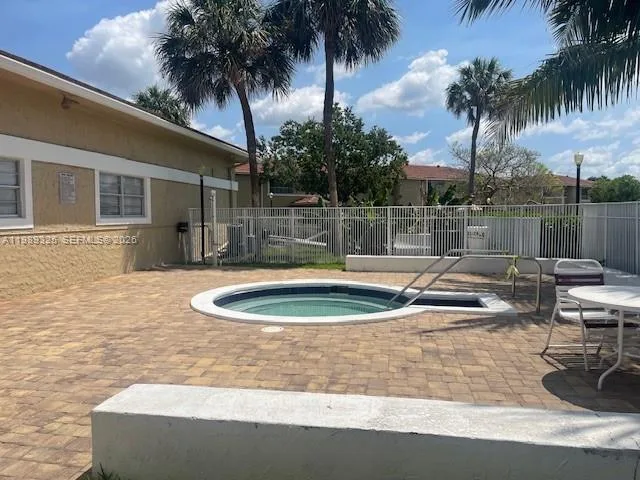1030 TWIN LAKES DR # 21-H, Coral Springs, FL 33071 photo 4