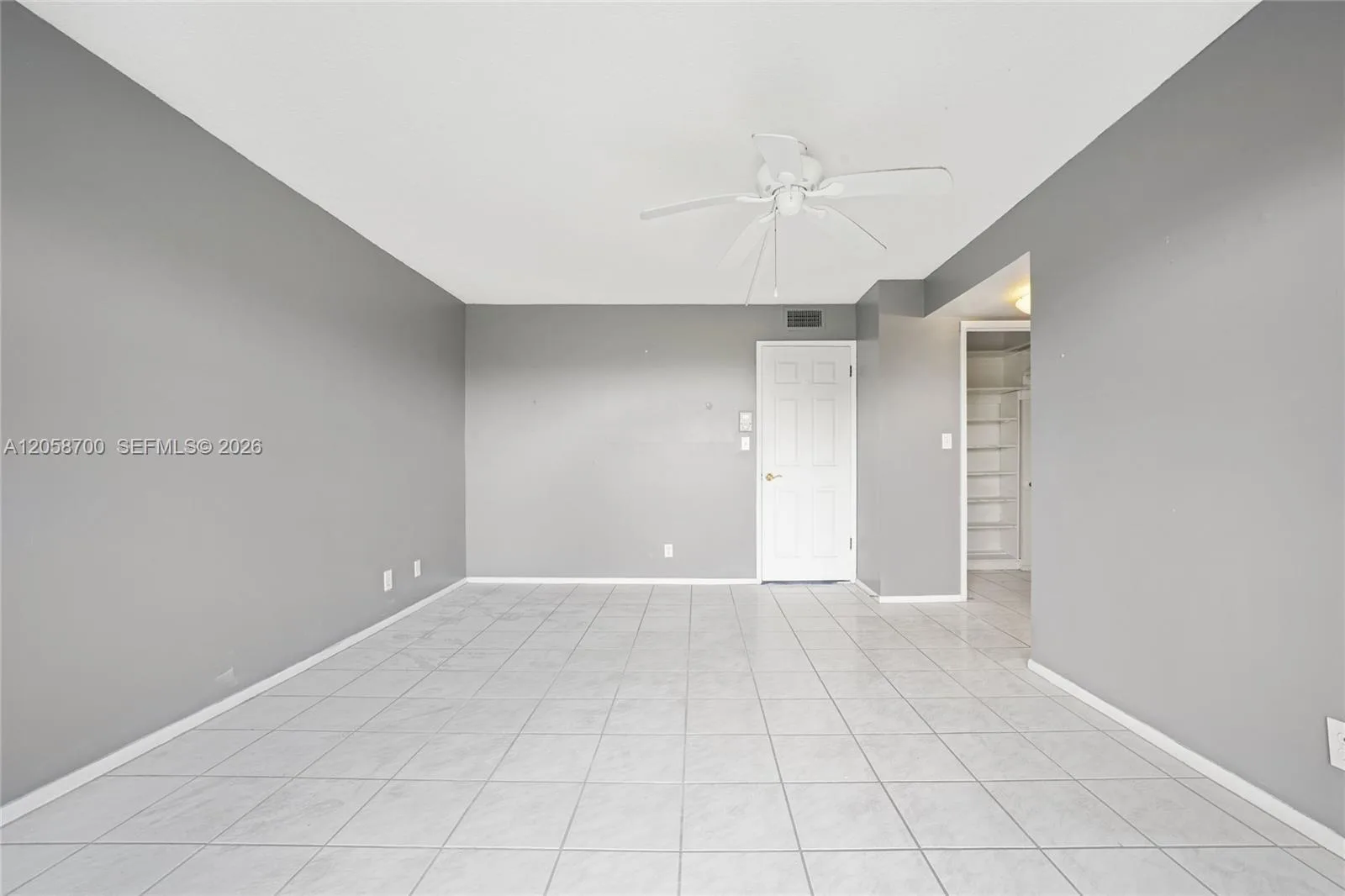 4800 Hillcrest Ln # 402, Hollywood, FL 33021 photo 3