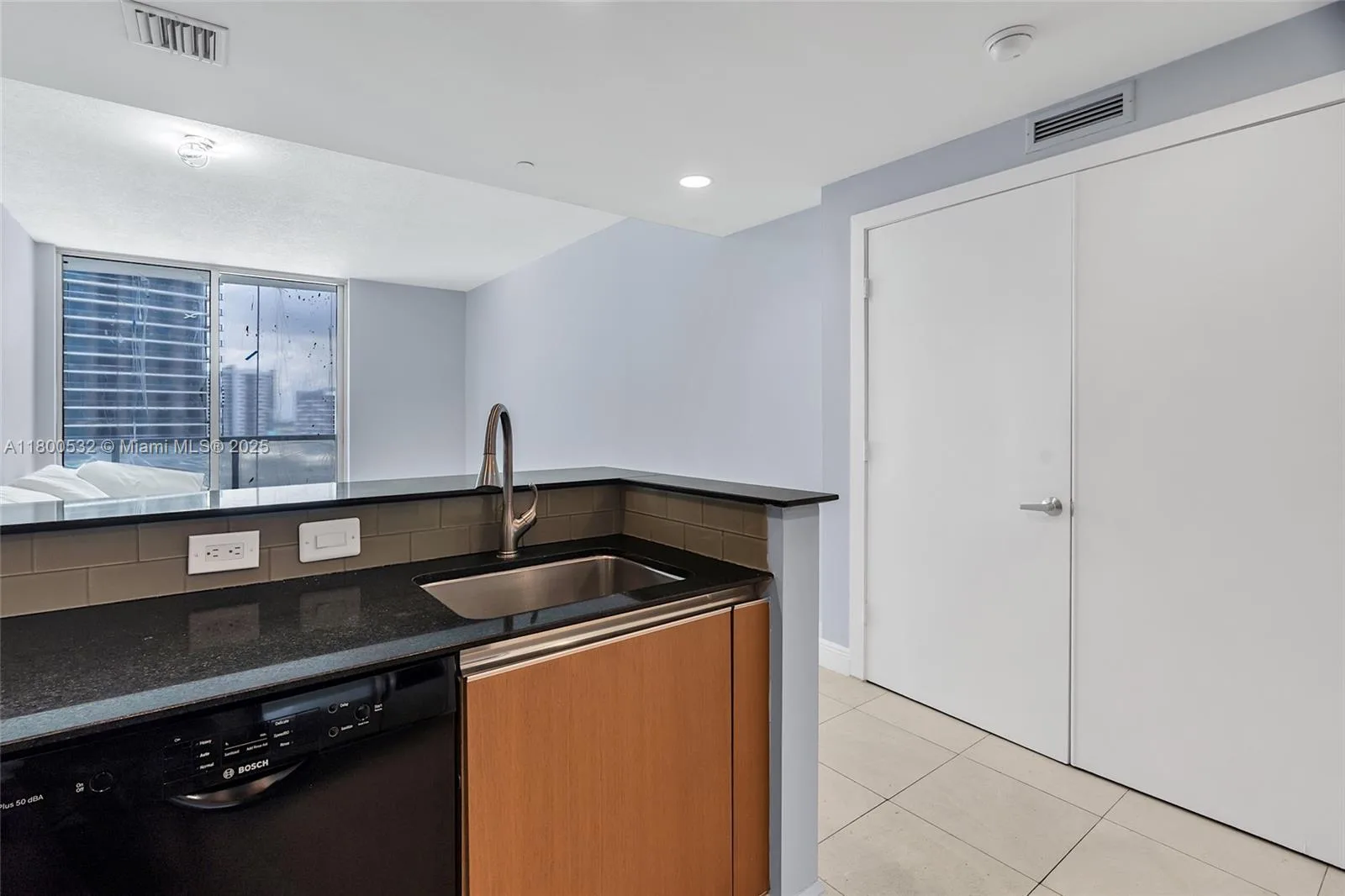 1060 Brickell Ave # 1811, Miami, FL 33131 photo 10