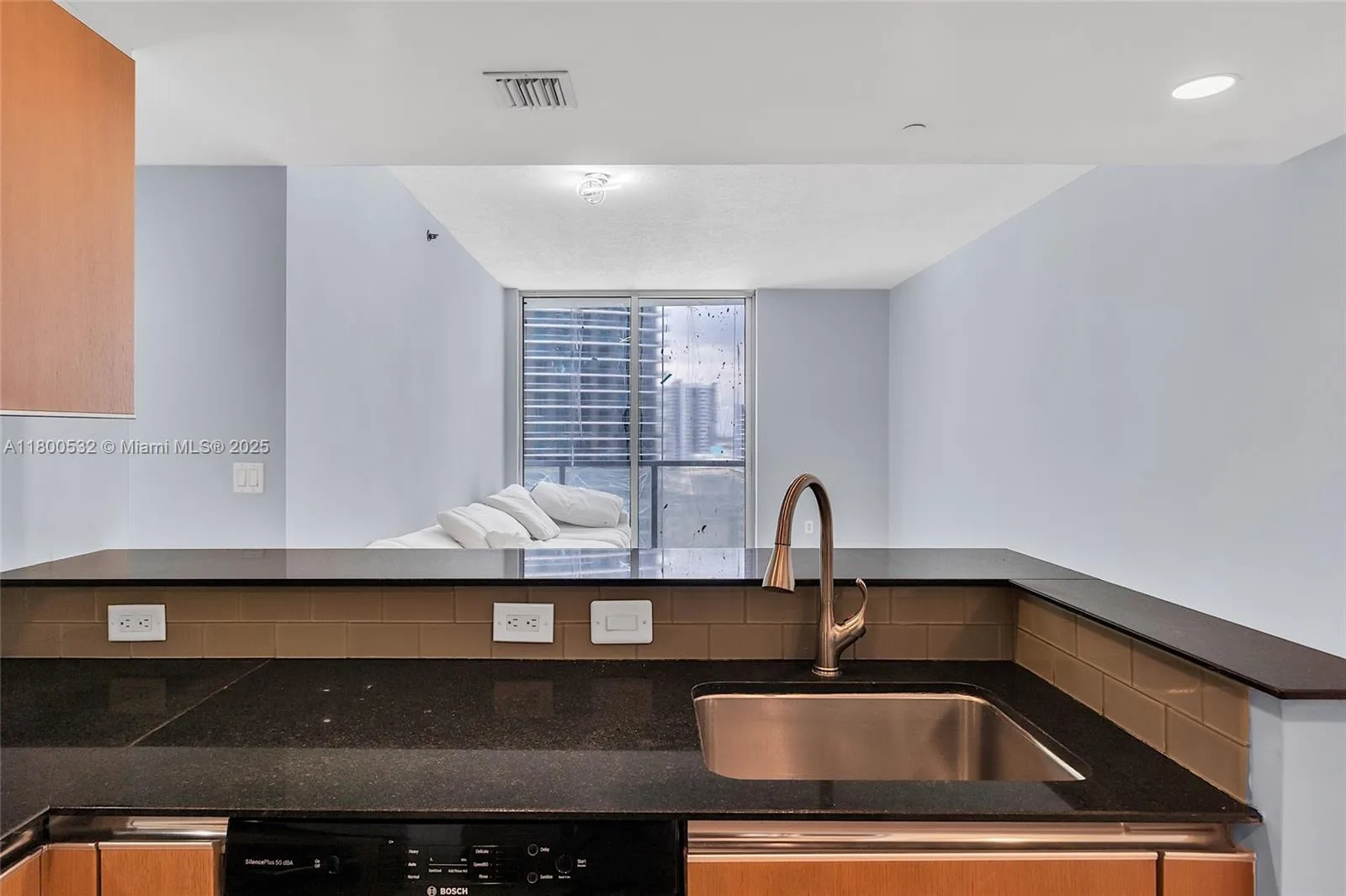 1060 Brickell Ave # 1811, Miami, FL 33131 photo 11
