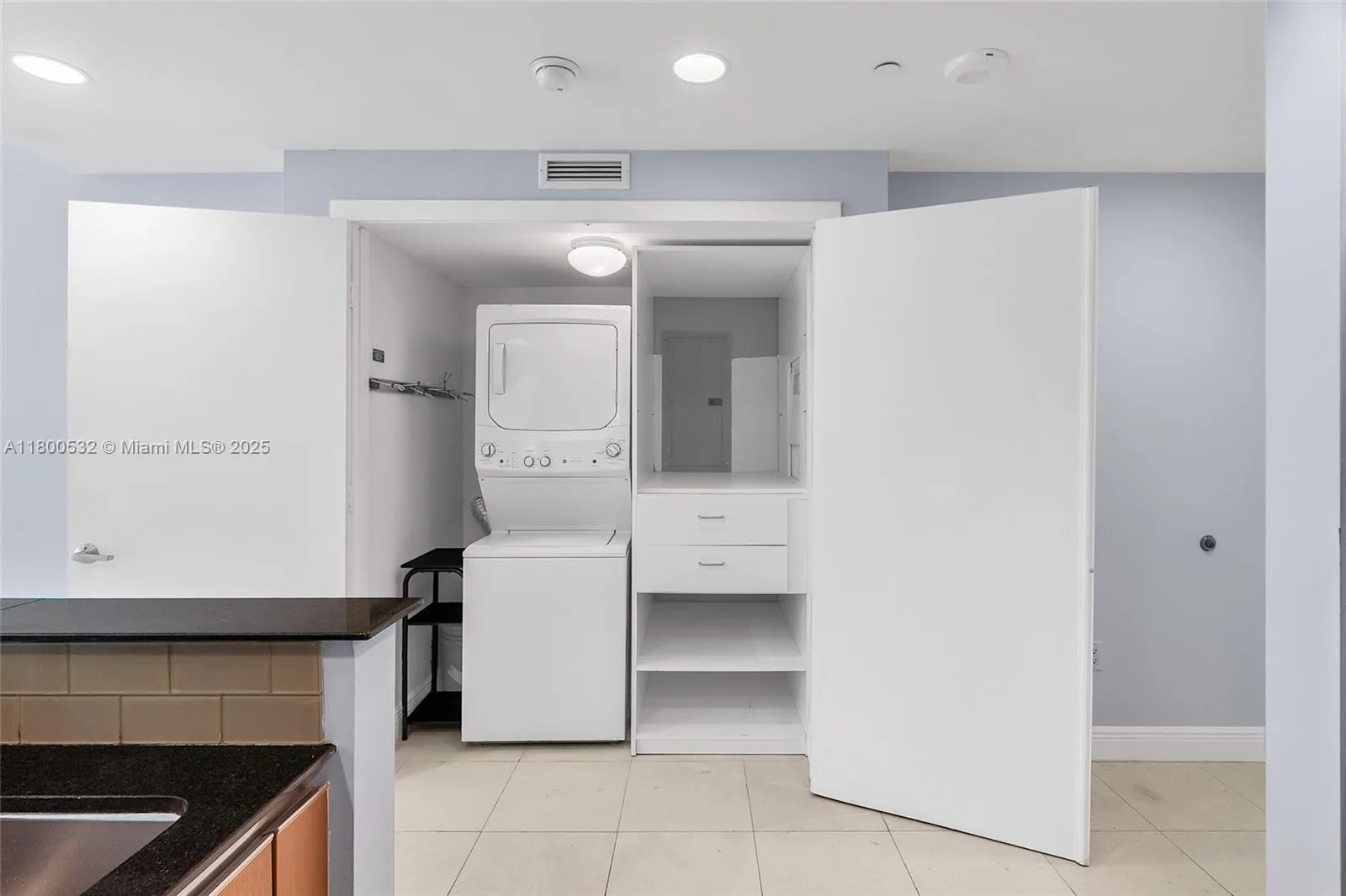 1060 Brickell Ave # 1811, Miami, FL 33131 photo 12