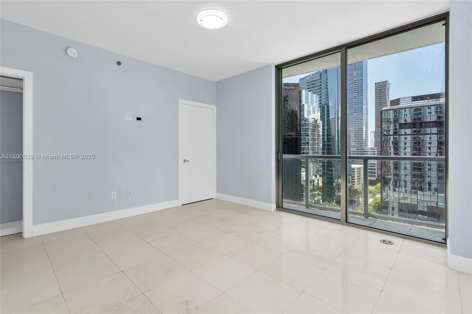 1060 Brickell Ave # 1811, Miami, FL 33131 photo 5