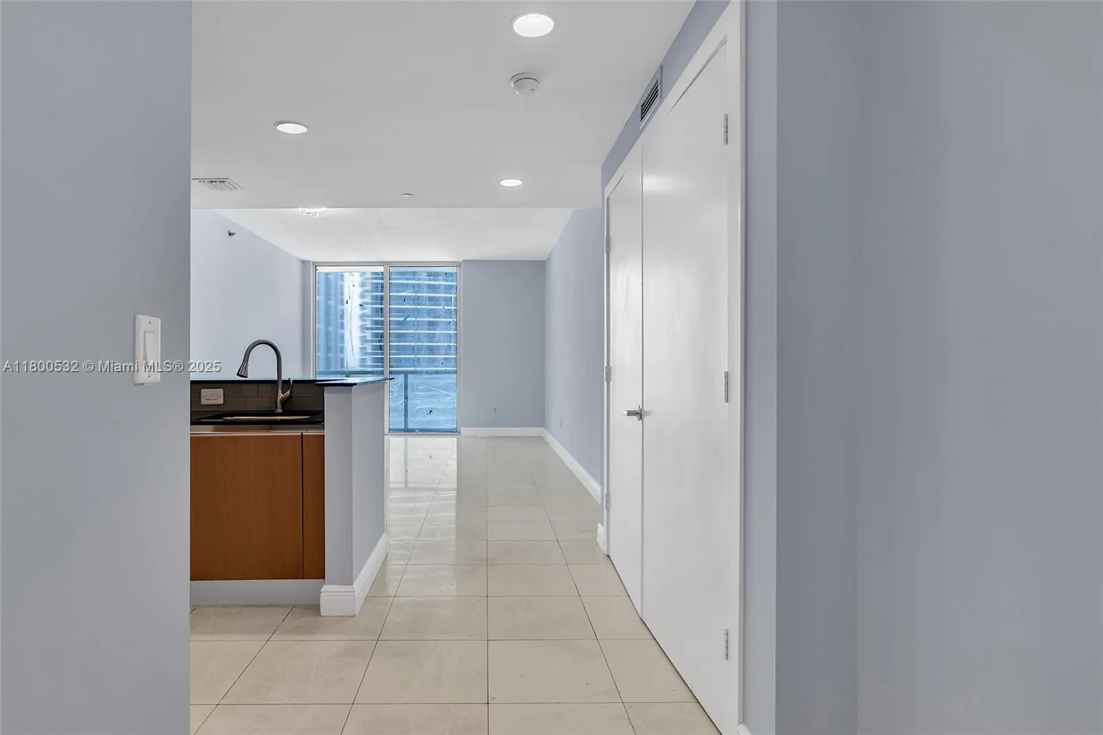 1060 Brickell Ave # 1811, Miami, FL 33131 photo 7