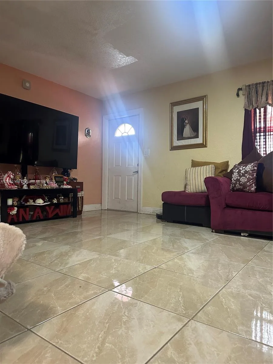 719 Harem Ave, Opa-Locka, FL 33054