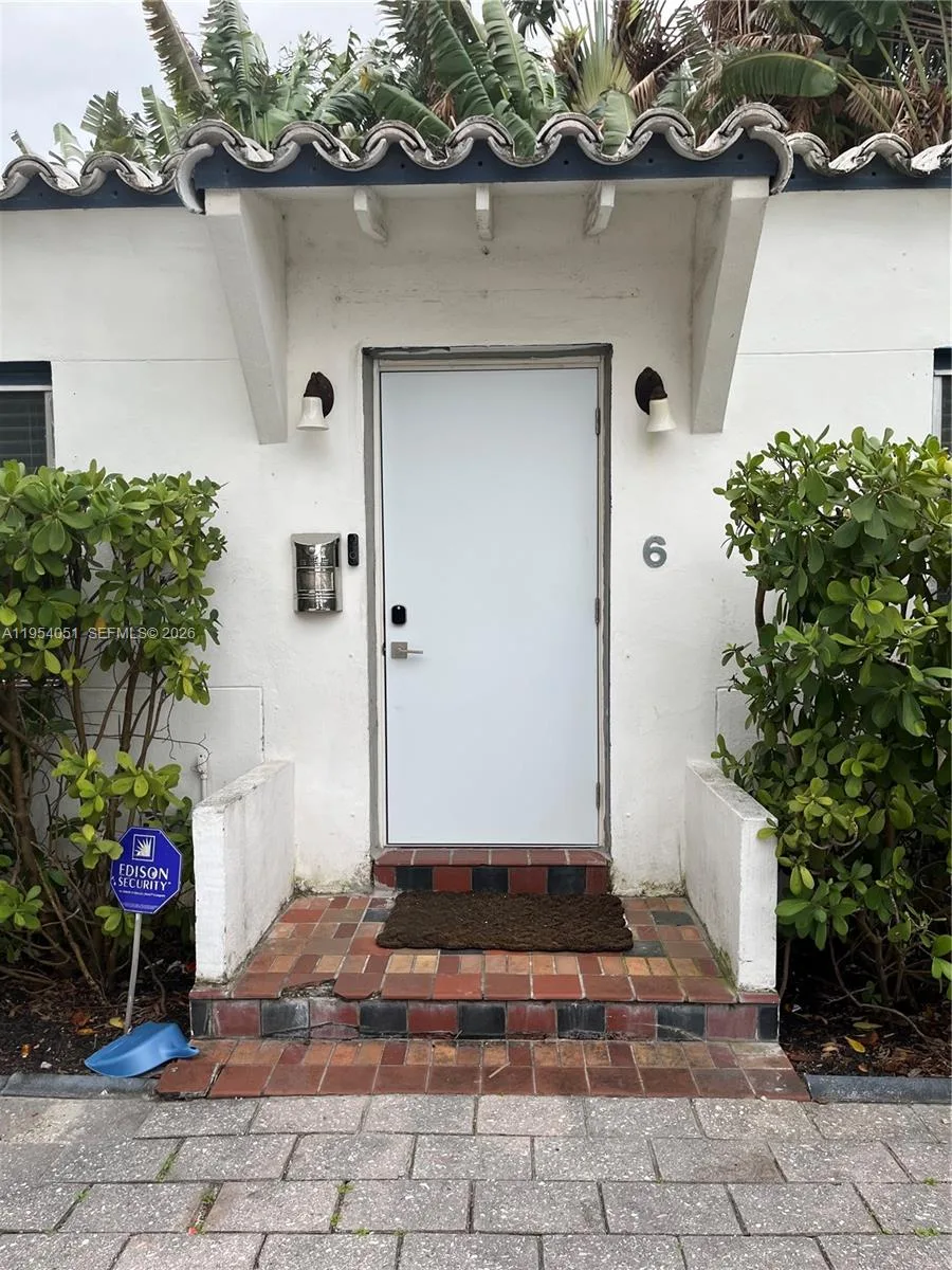 6 Farrey Ln, Miami Beach, FL 33139 photo 3