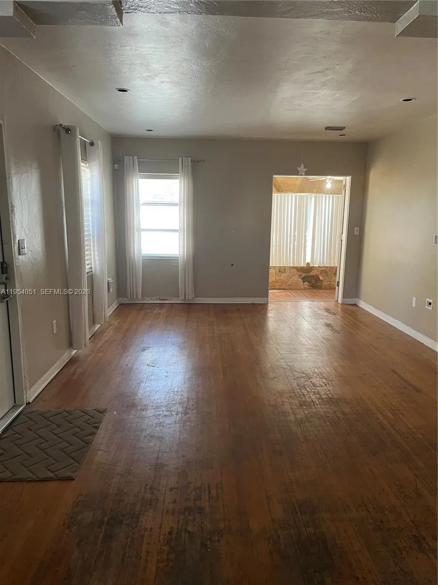 6 Farrey Ln, Miami Beach, FL 33139 photo 4