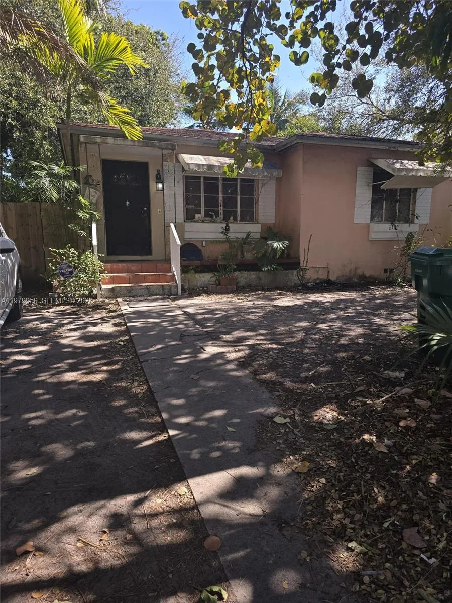 951 NW 37th Ave, Miami, FL 33125 photo 4