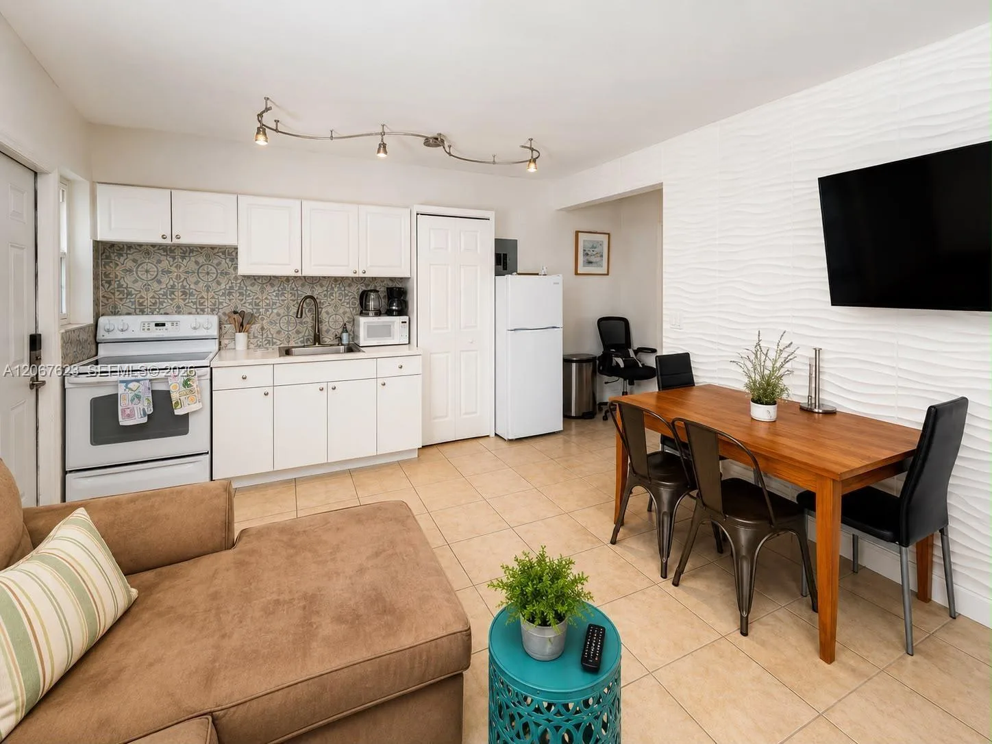 1639 Hayes St # 1, Hollywood, FL 33020